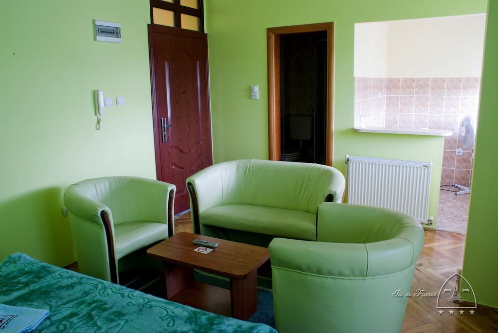 Vila Ile De France Novi Sad Bilik gambar