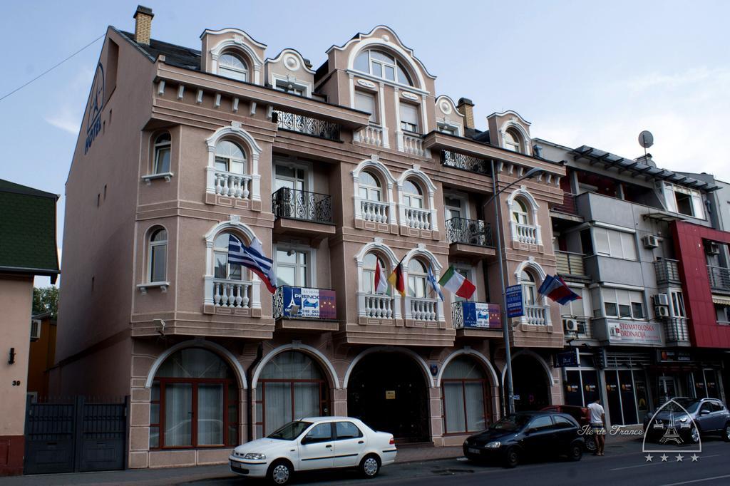 Vila Ile De France Novi Sad Luaran gambar