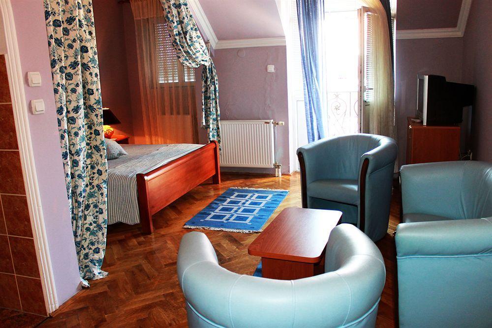 Vila Ile De France Novi Sad Luaran gambar